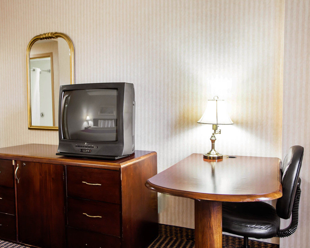 Econo Lodge Somerset - photo 14