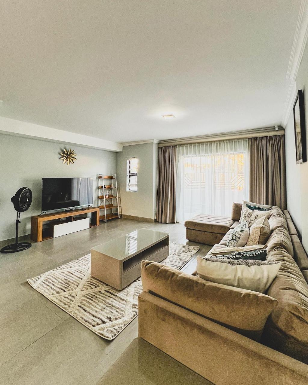 Goodness Century Apartment