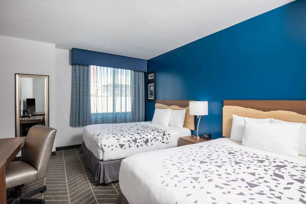 La Quinta Inn and Suites Long Island City - photo 20