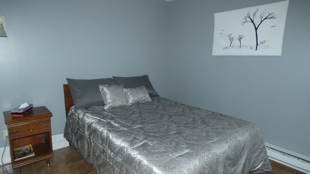 Mile Inn Motel — hotel near Wiarton Airport