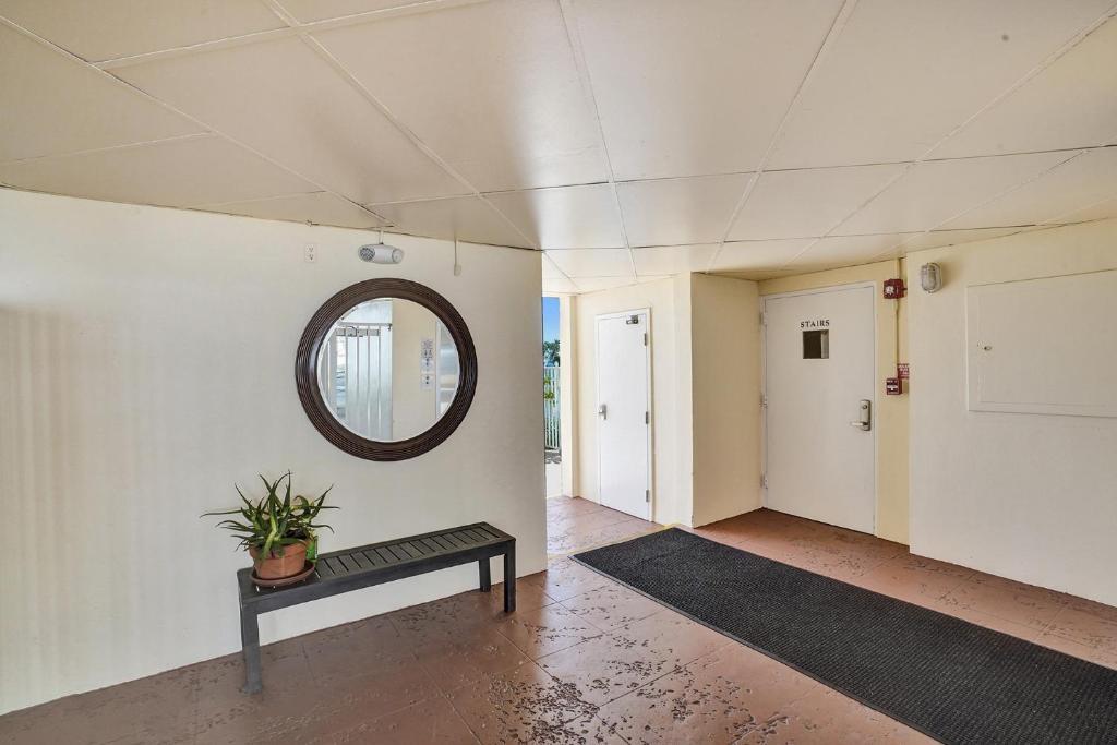Fort Lauderdale Yacht and Beach Club 209 - photo 9