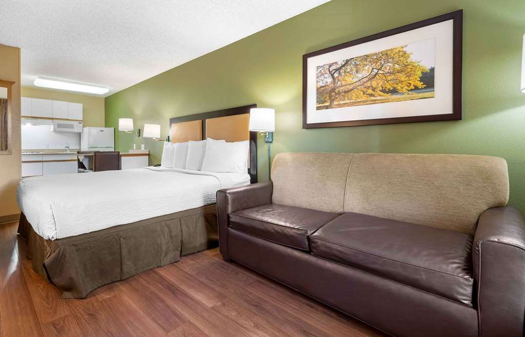 Extended Stay America Suites San Diego Fashion Valley - photo 32