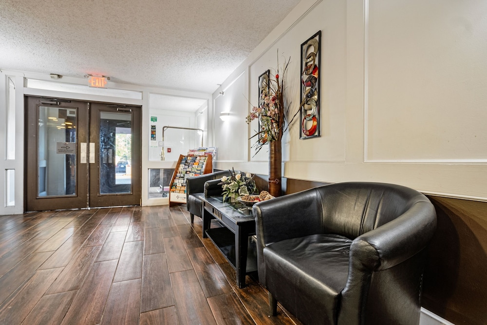 Coratel Plus Suites Wichita West Airport - photo 3