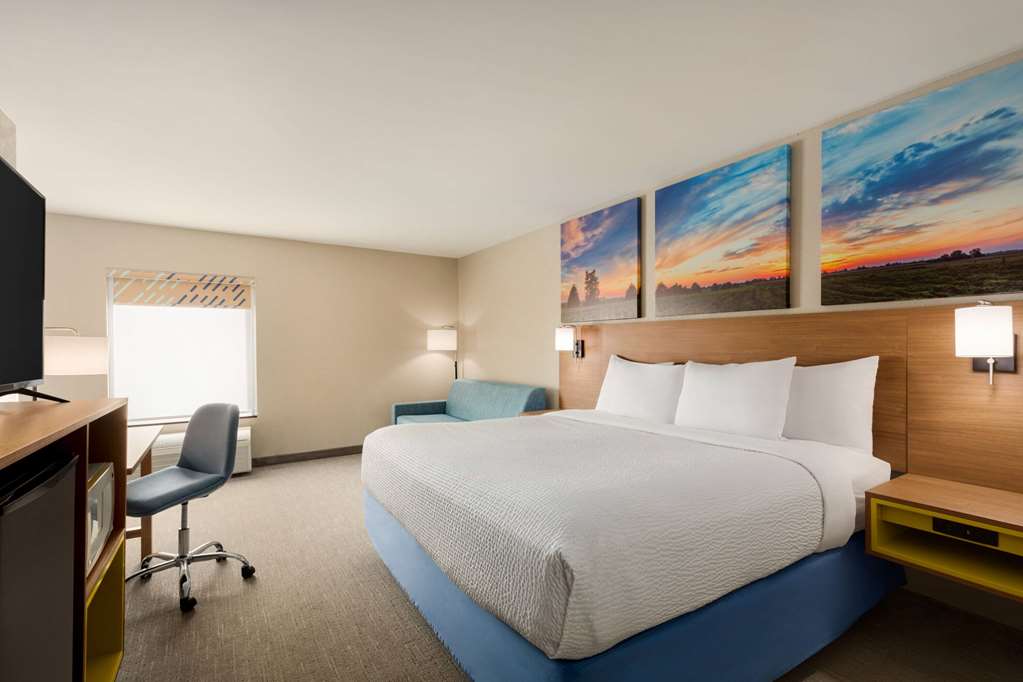 Days Inn by Wyndham Hillsboro - photo 19