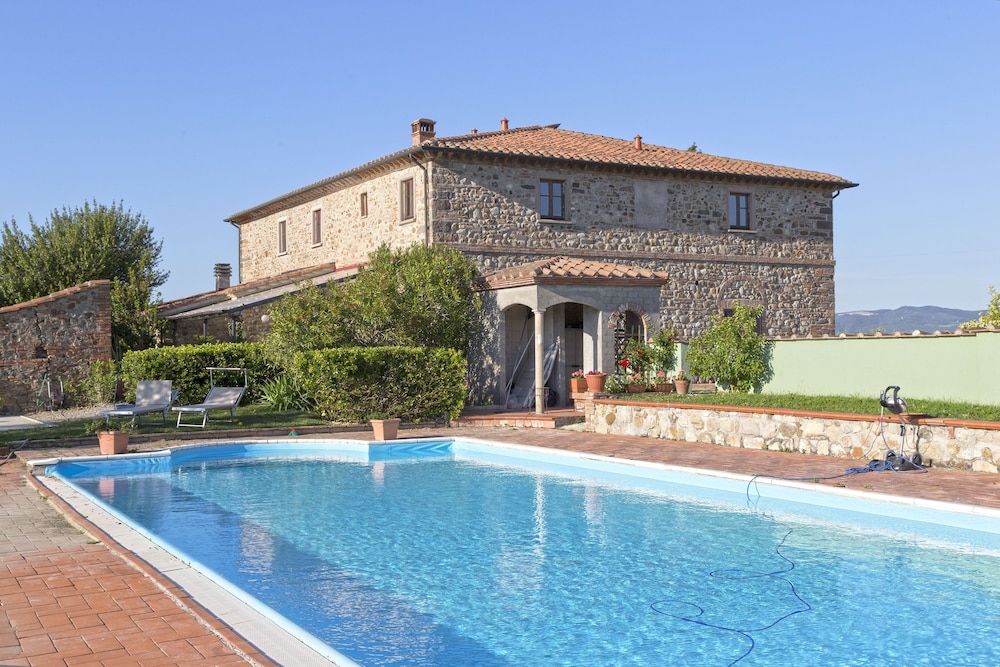 Poderino San Cristoforo — hotel in Lajatico