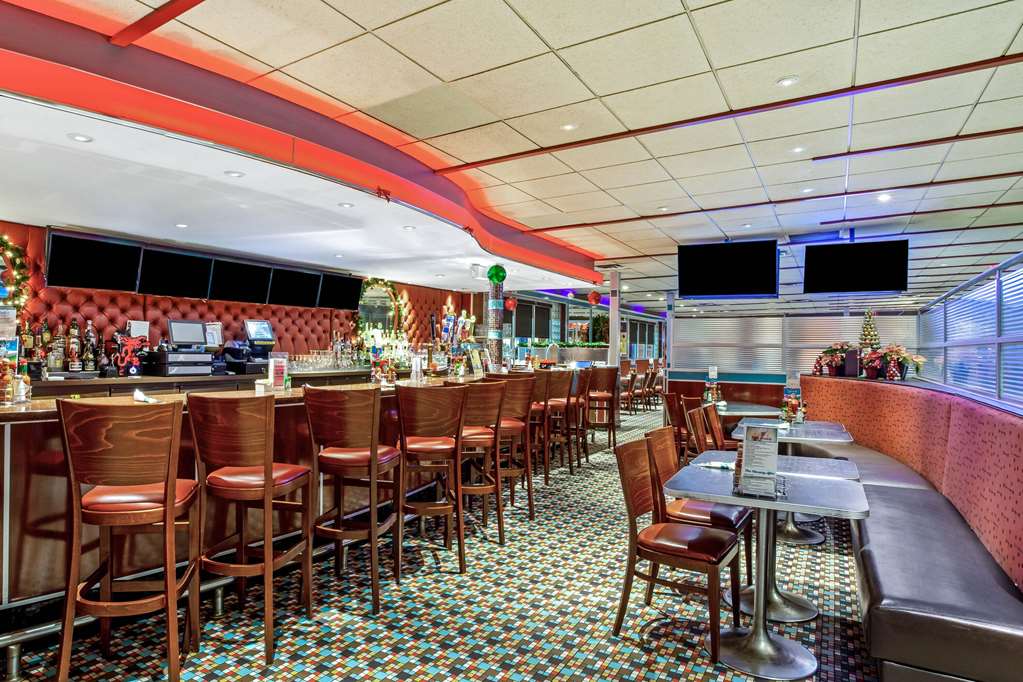 La Quinta Inn & Suites by Wyndham Stamford New York City - photo 19
