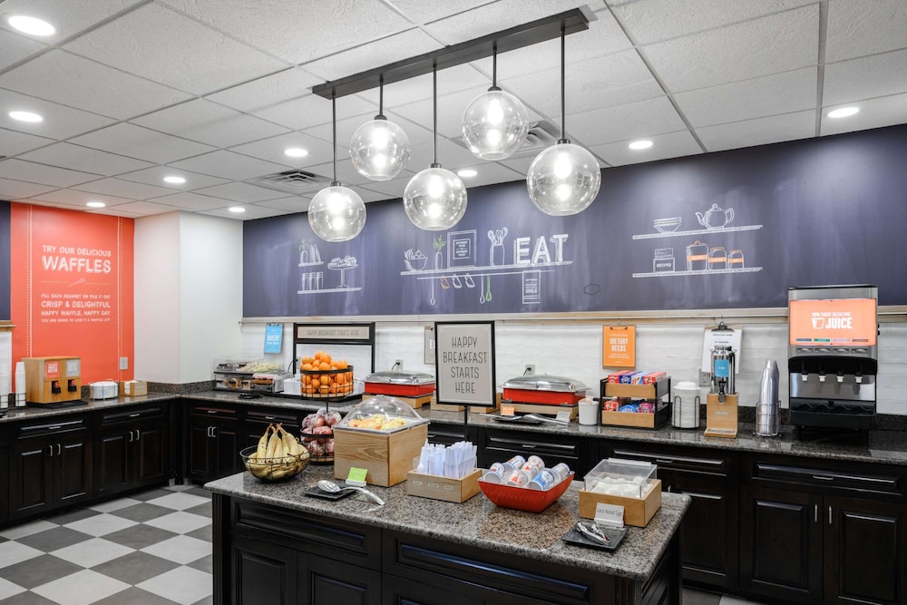 Hampton Inn Evansville Airport - photo 30