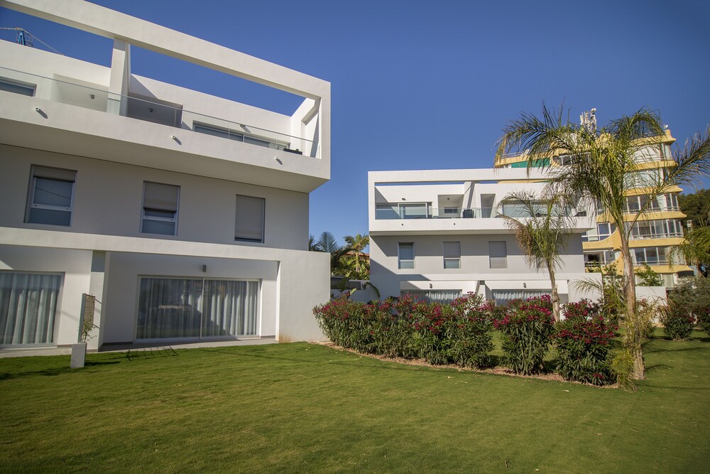 Mora Villas By Mimar — 4-Star Luxury Hotel in L'alfas Del Pi, Spain