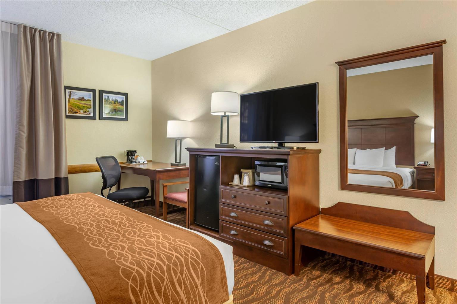Comfort Inn & Suites Branson Meadows - photo 11