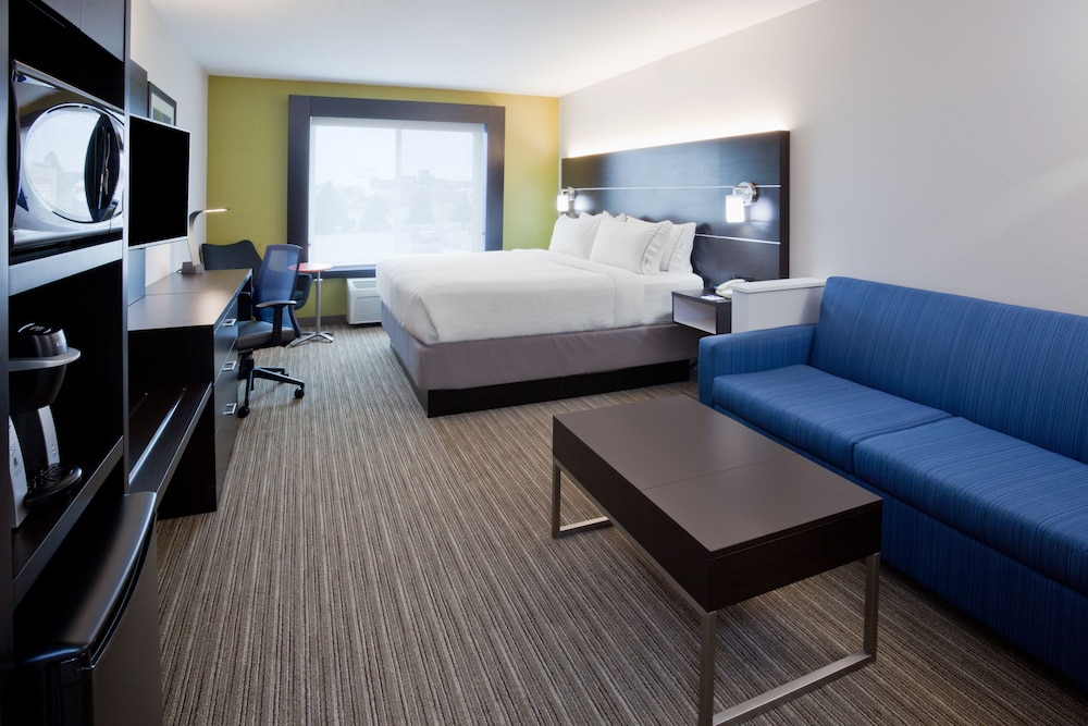 Holiday Inn Express Hotel & Suites Dickinson by IHG - photo 7