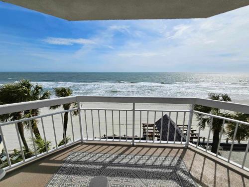 Beautiful Oceanfront Condo 306 — 4-Star Luxury Hotel in Myrtle Beach, United States