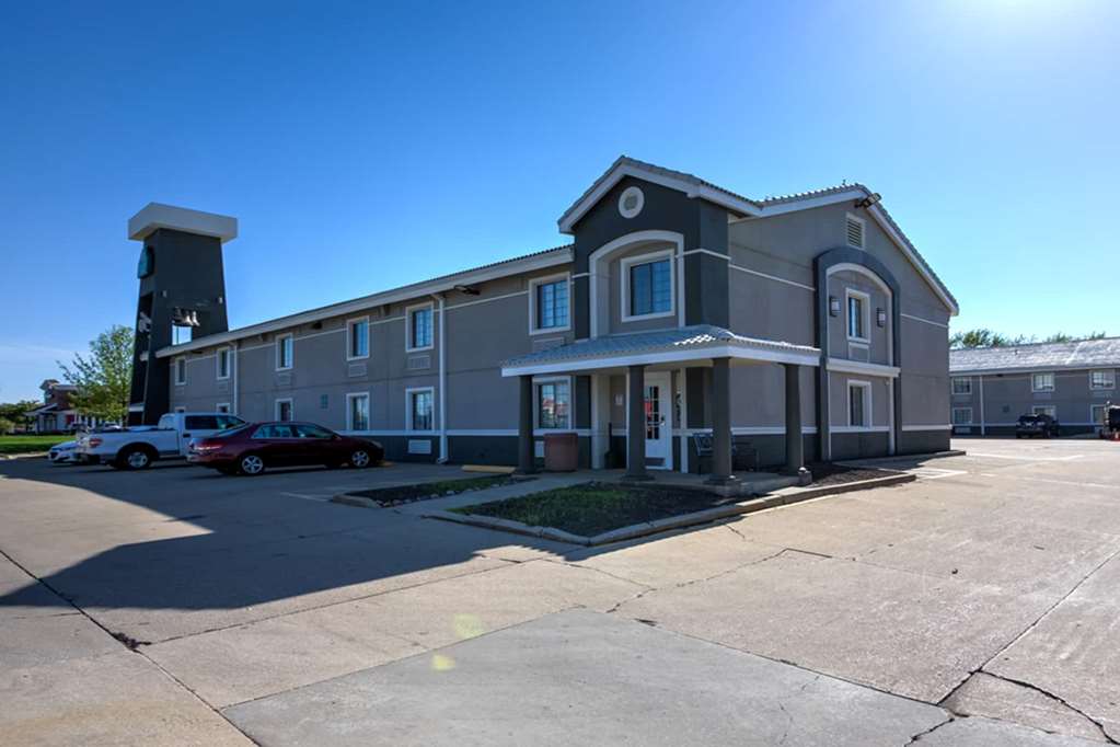 La Quinta Inn by Wyndham Champaign - photo 4