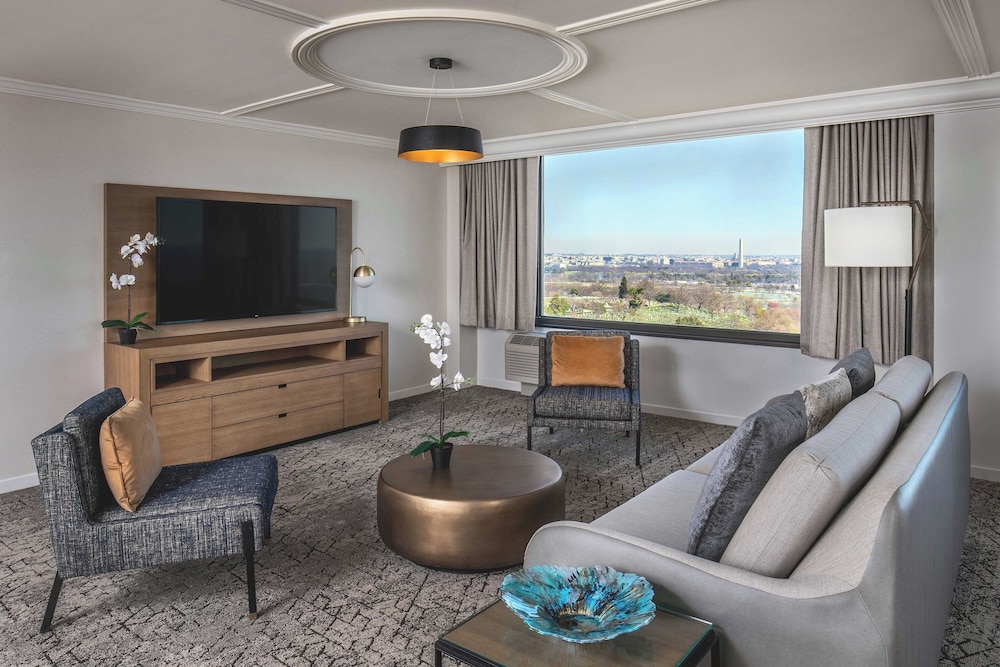 Sheraton Pentagon City Hotel - photo 14