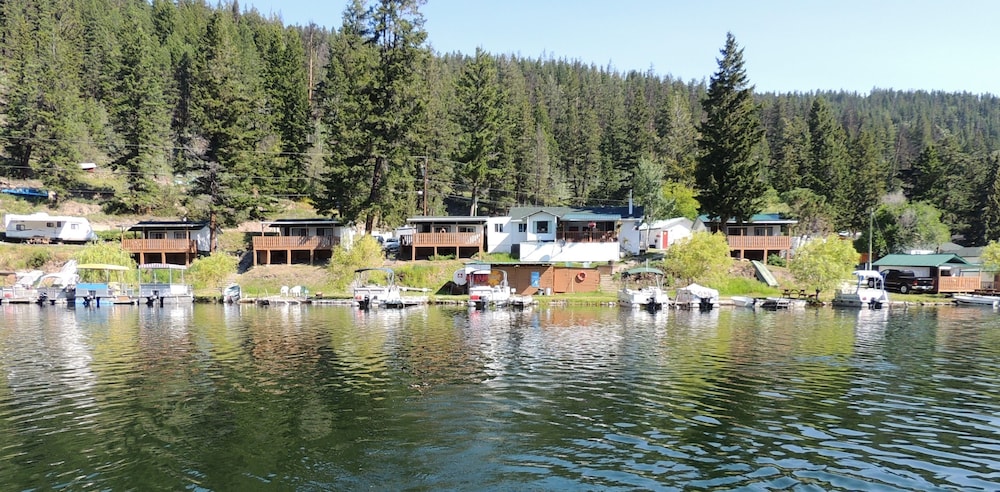 Marigold Fishing Resort in Cache Creek, Canada