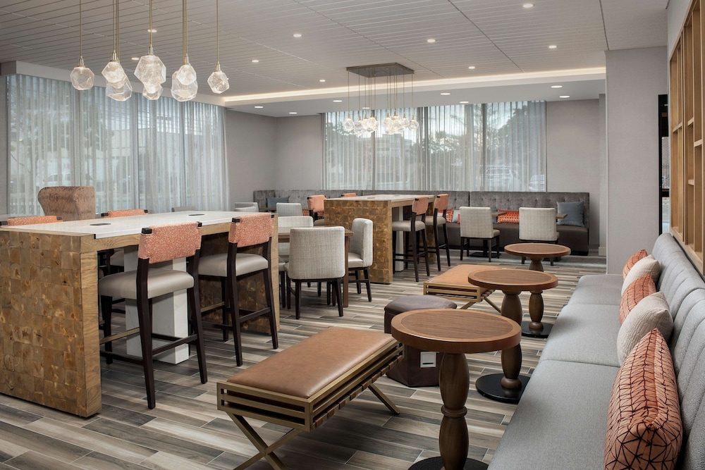 Hampton Inn Boston Logan Airport Chelsea - photo 23