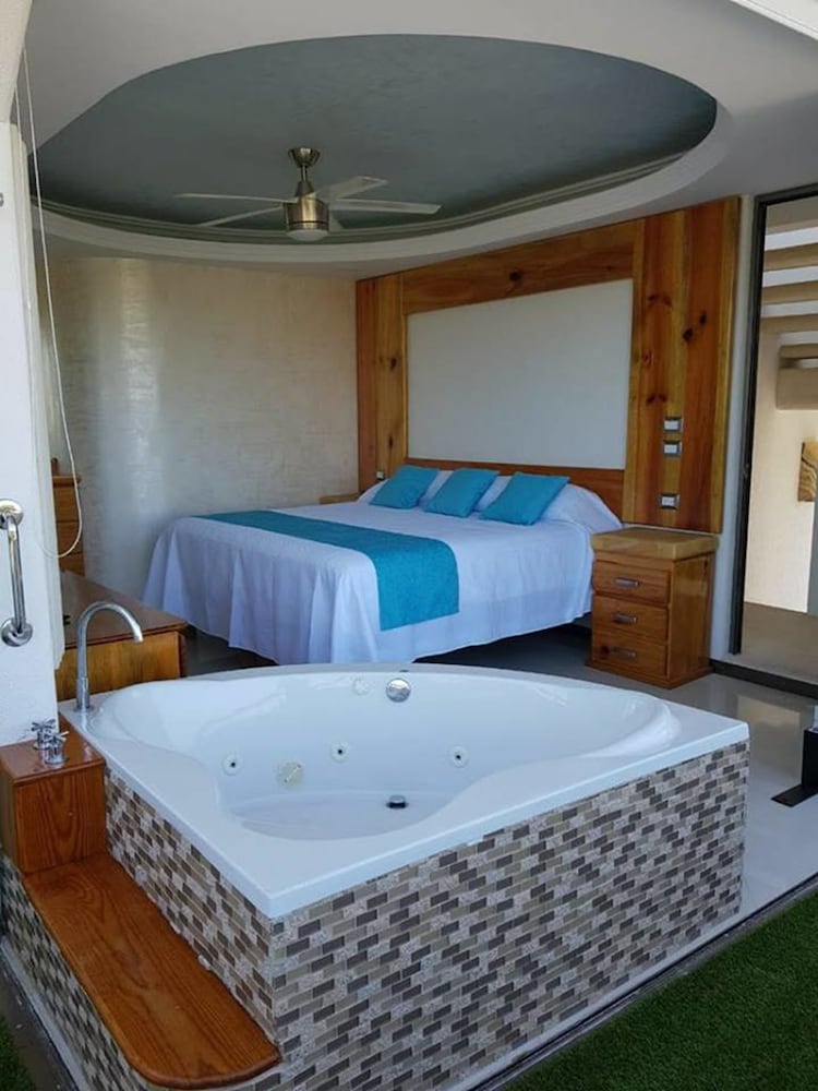 Private spa tub