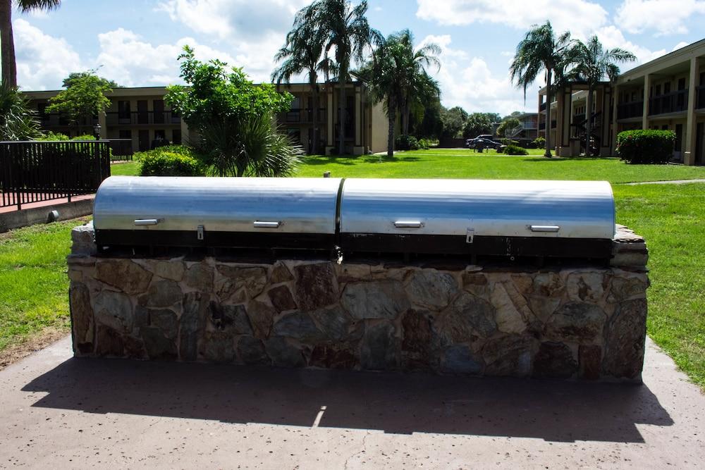 Winter Haven Gardens Inn - photo 5