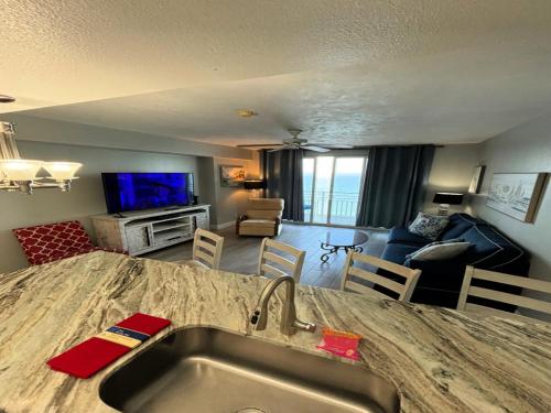 Wyndham Ocean Walk Resort 1607 Vacation in Comfort and luxury 1 BR Direct Oceanfront in Daytona Beach, United States