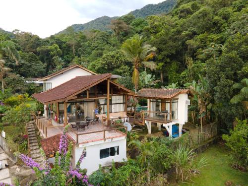 Haleiwa chalés e suítes A Guest House do Prumirim — 4-Star Luxury Hotel in Ubatuba, Brasil