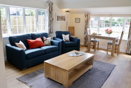 Lawnside 3 — 4-Star Luxury Hotel in Budleigh Salterton, United Kingdom