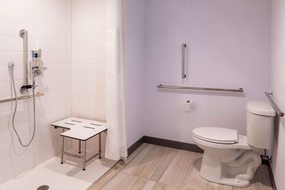 Hilton Garden Inn Kansas City Airport - photo 29