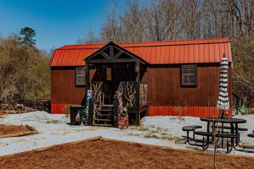 Lazy Bear Retreat by the Creek — hotel in Pickens