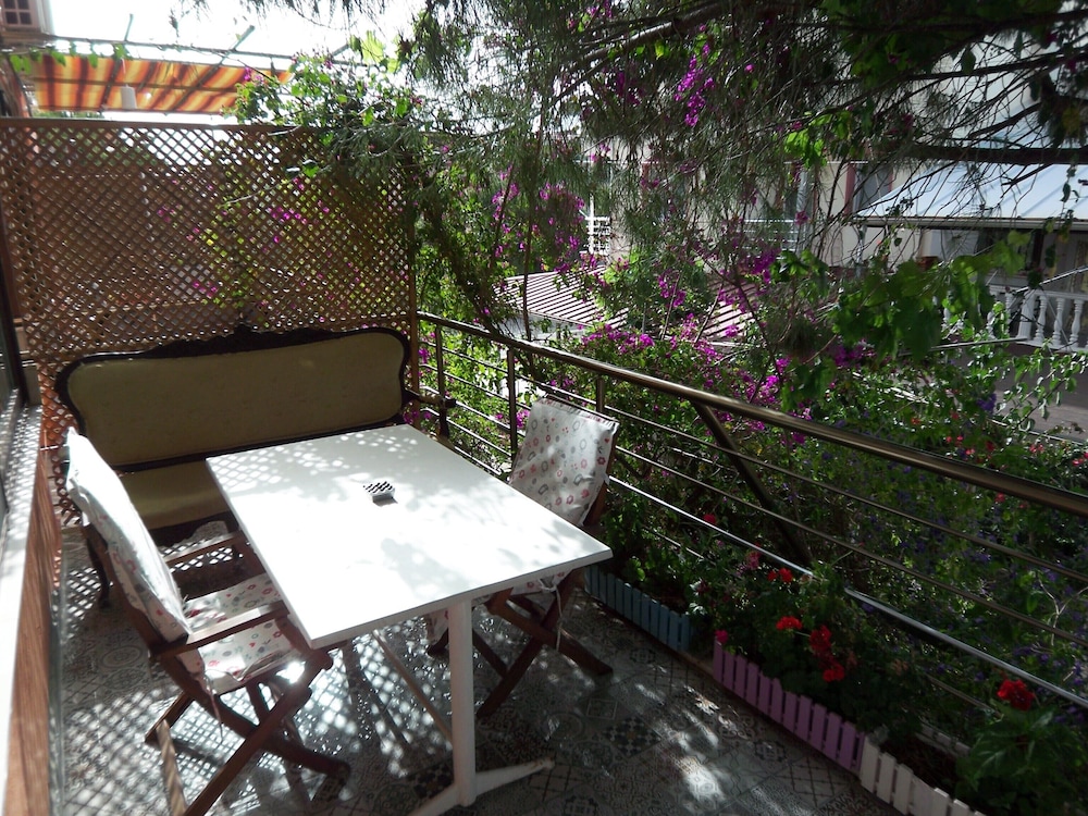 Izmir Tatil Evi Beach Resort — Seferihisar