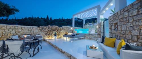 Dion Villa Zakynthos Greece — 4-Star Luxury Hotel in Agios Nikolaos, Greece