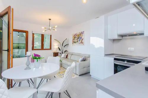 San Antonijo — 4-Star Luxury Hotel in Hvar, Croatia