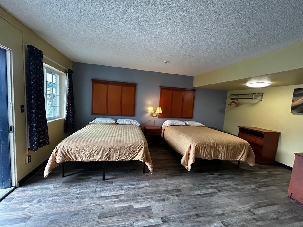 Travelers Inn by OYO Longview Kelso - photo 15