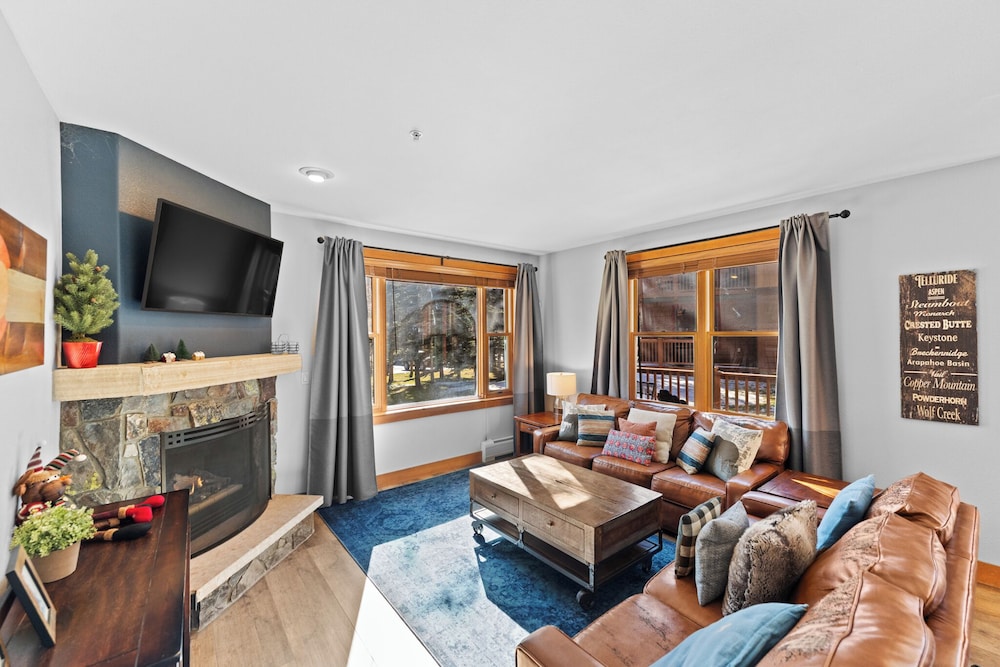Red Hawk Townhome #2327 by Summit County Mountain Retreats — 4-Star Luxury Hotel in Keystone, United States