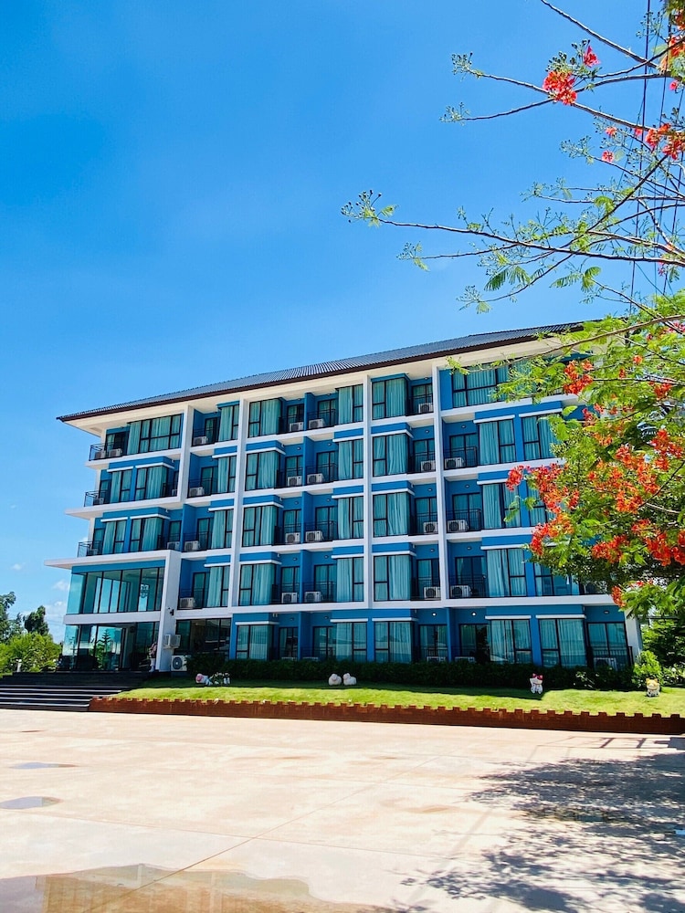 Arunsakhon Luxury Condo — 4-Star Luxury Hotel in Samut Sakhon, Thailand