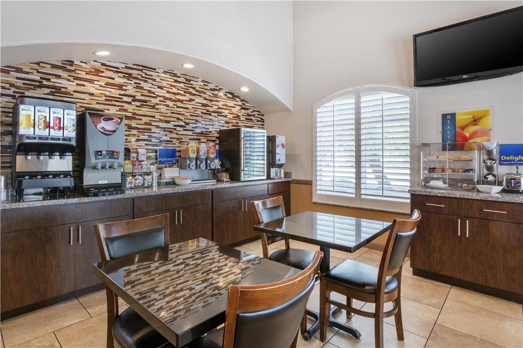Best Western Tolleson Hotel - photo 7