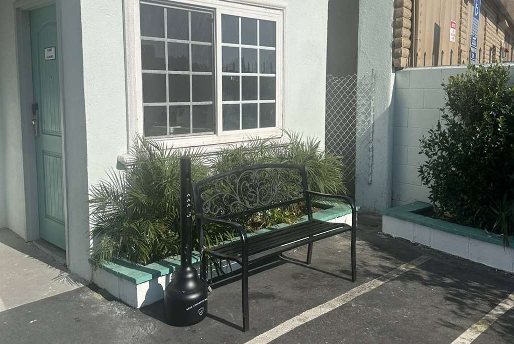 Motel 9 - photo 56