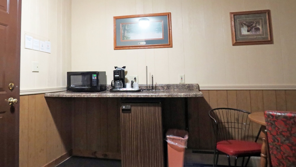 Indianhead Ironwood Motel - photo 10