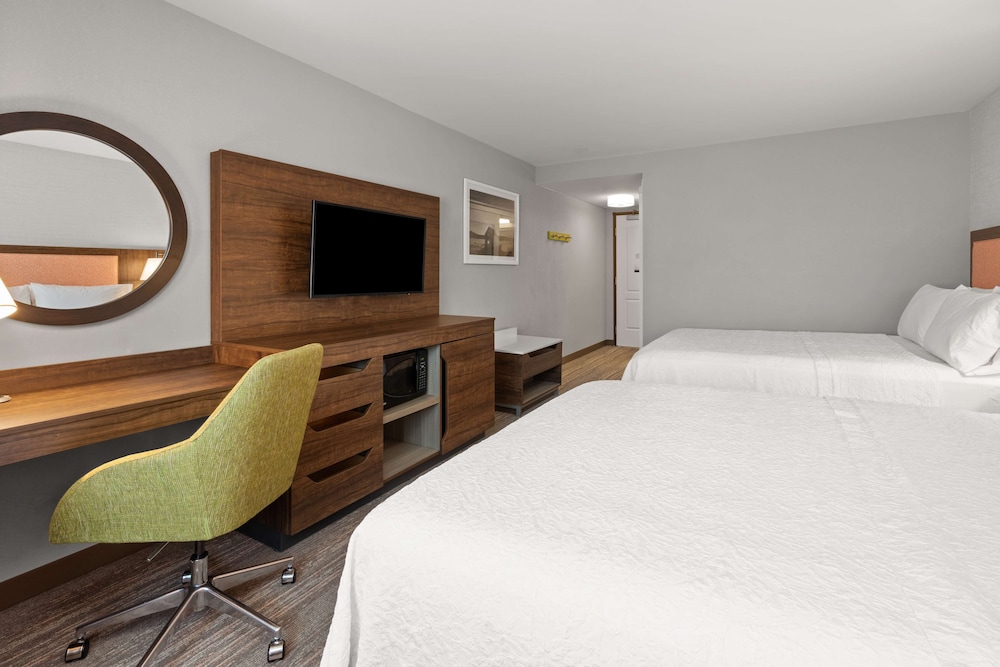 Hampton Inn & Suites Burlington - photo 14