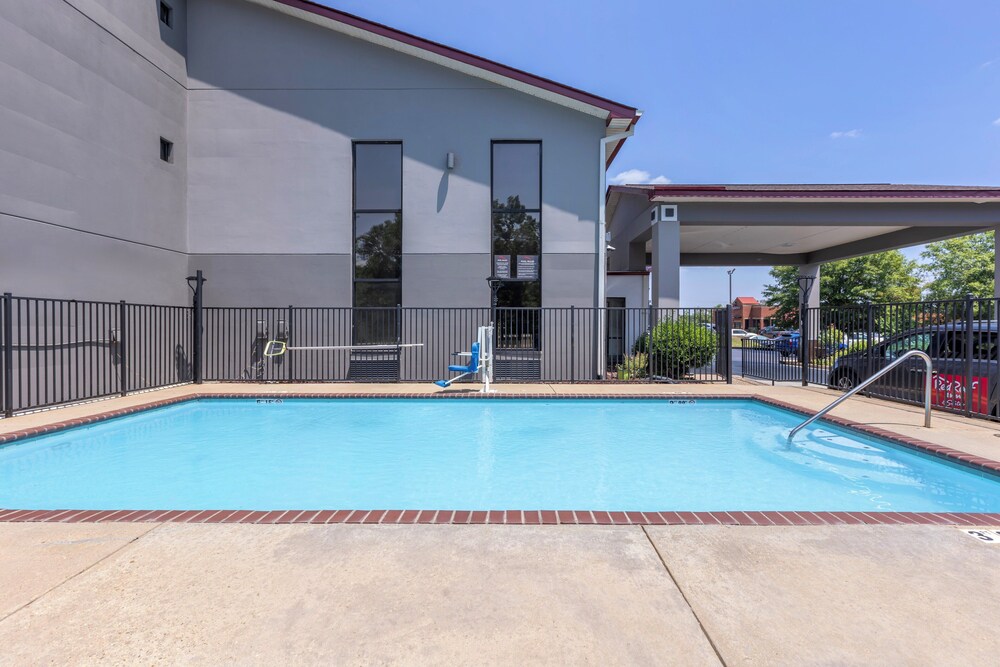 Americas Best Value Inn And Suites Clinton Jackson - photo 23