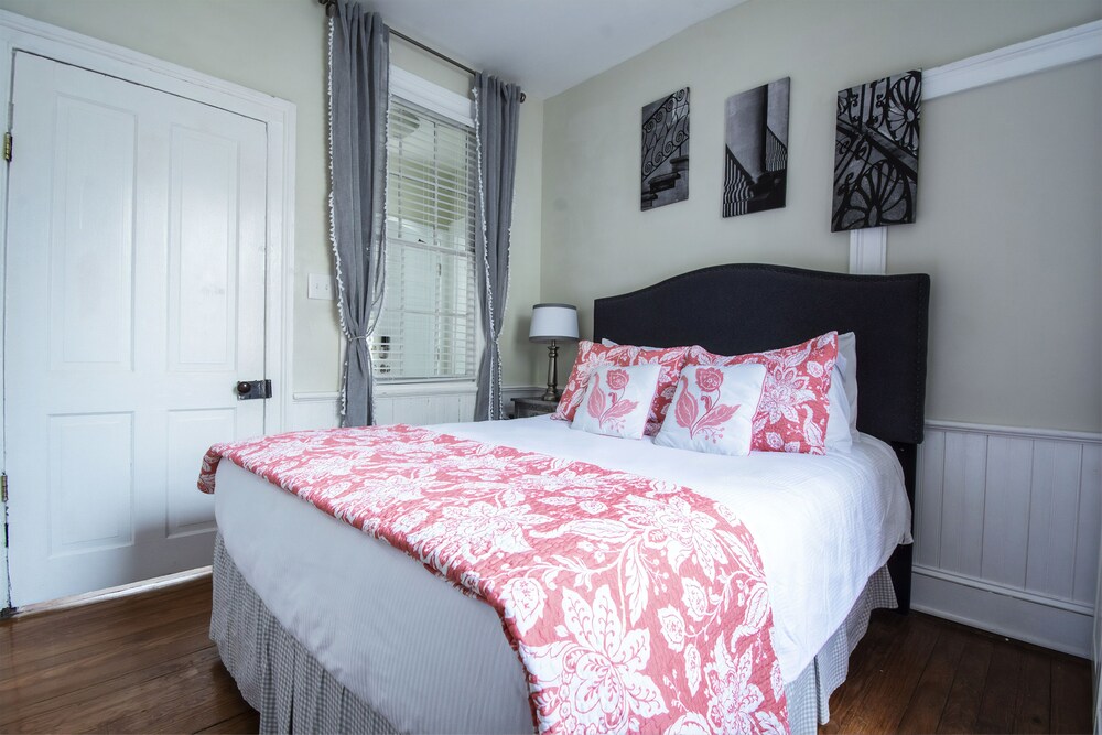 Suites on Coming - photo 11