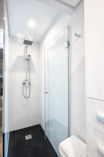 Seafront La Malagueta II — 4-Star Luxury Hotel in Malaga, Spain