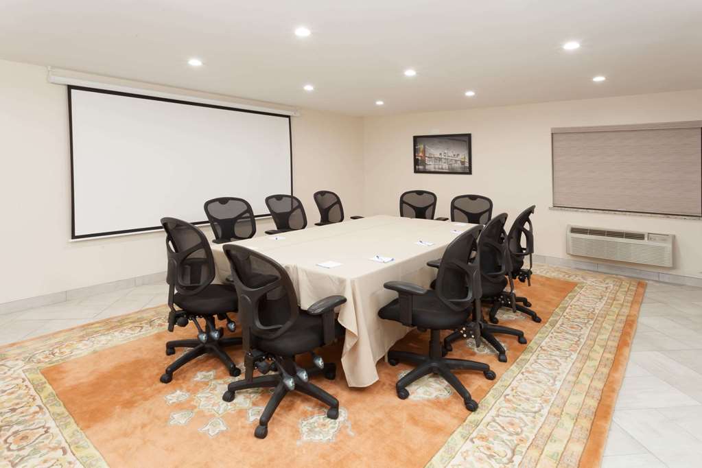 Baymont by Wyndham Chicago Alsip - photo 15