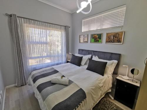 Guinea Fowl Self Catering — 4-Star Luxury Hotel in Cape Town, South Africa