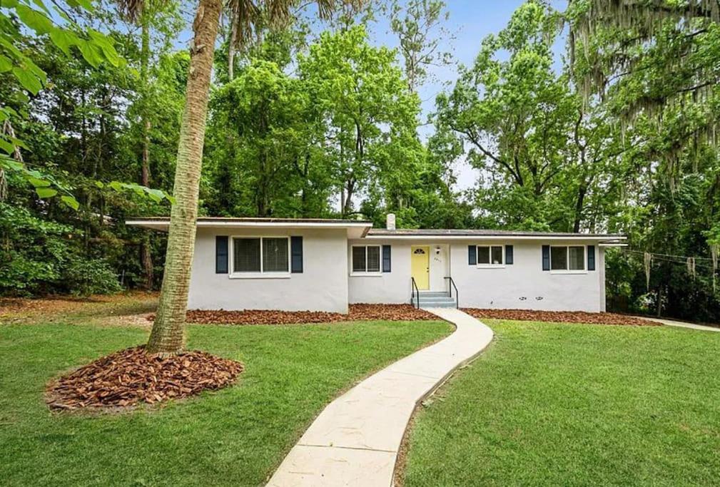 4BR House Next to Ben Hill Stadium — 4-Star Luxury Hotel in Gainesville, United States