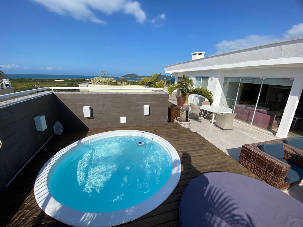 Cobertura Cezarium Club Campeche — 5-Star Luxury Hotel in Florianopolis, Brasil