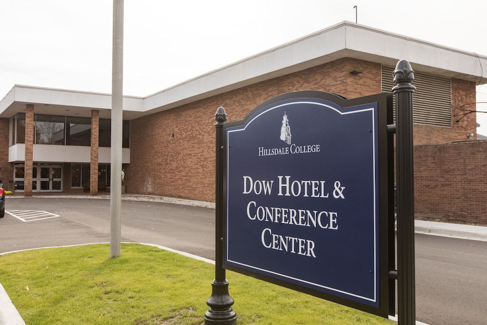 Hillsdale College Dow Hotel and Conference Center - photo 43