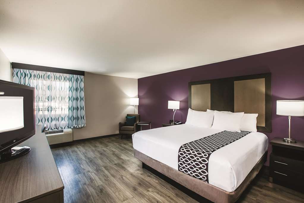 La Quinta Inn & Suites by Wyndham Walker Denham Springs - photo 24