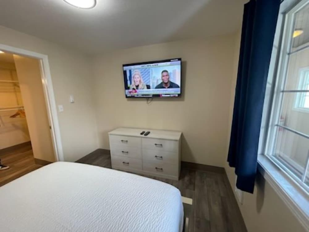 The Coastal Inn and Suites - photo 29