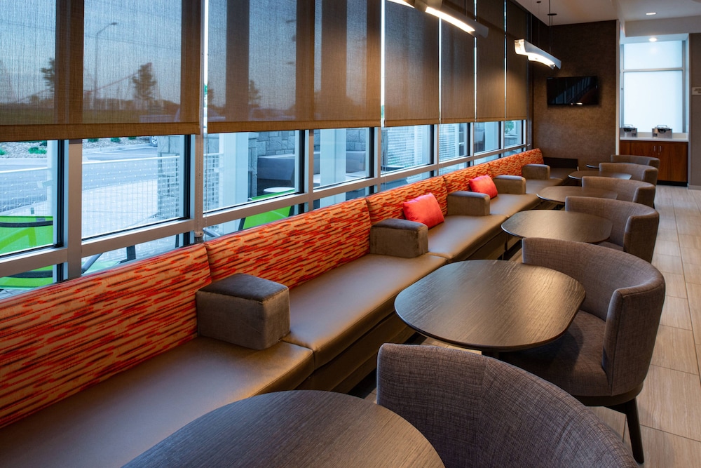 Springhill Suites Kansas City Northeast - photo 29