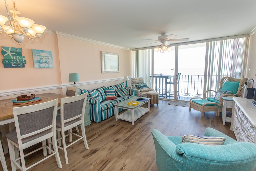 Royal Garden Resort 401 3 Bedroom Condo by Redawning - photo 15