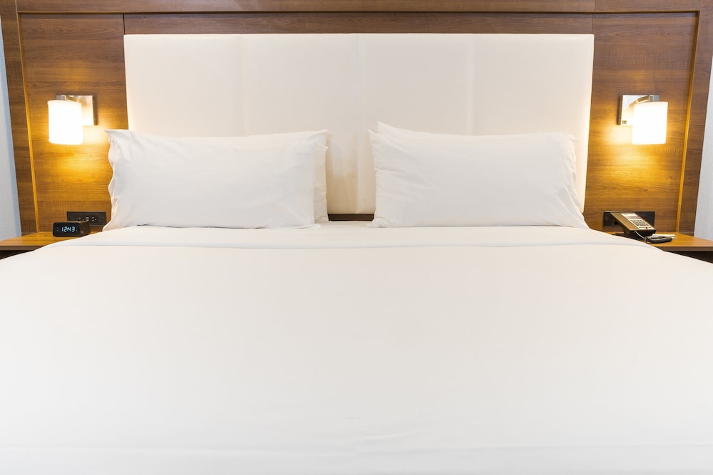 Holiday Inn Express Hotel & Suites Hollywood Walk of Fame by IHG - photo 41