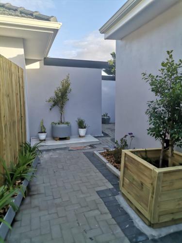 Jangada cottage sun valley fish hoek